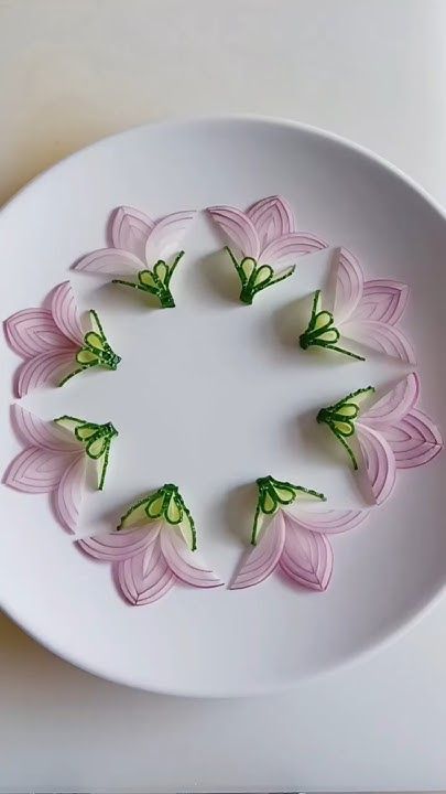 تزیین پیاز کنار غذا