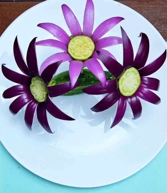 تزیین پیاز کنار غذا