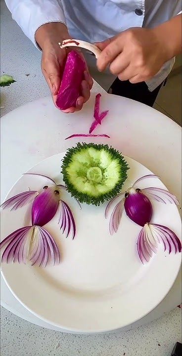 تزیین پیاز کنار غذا