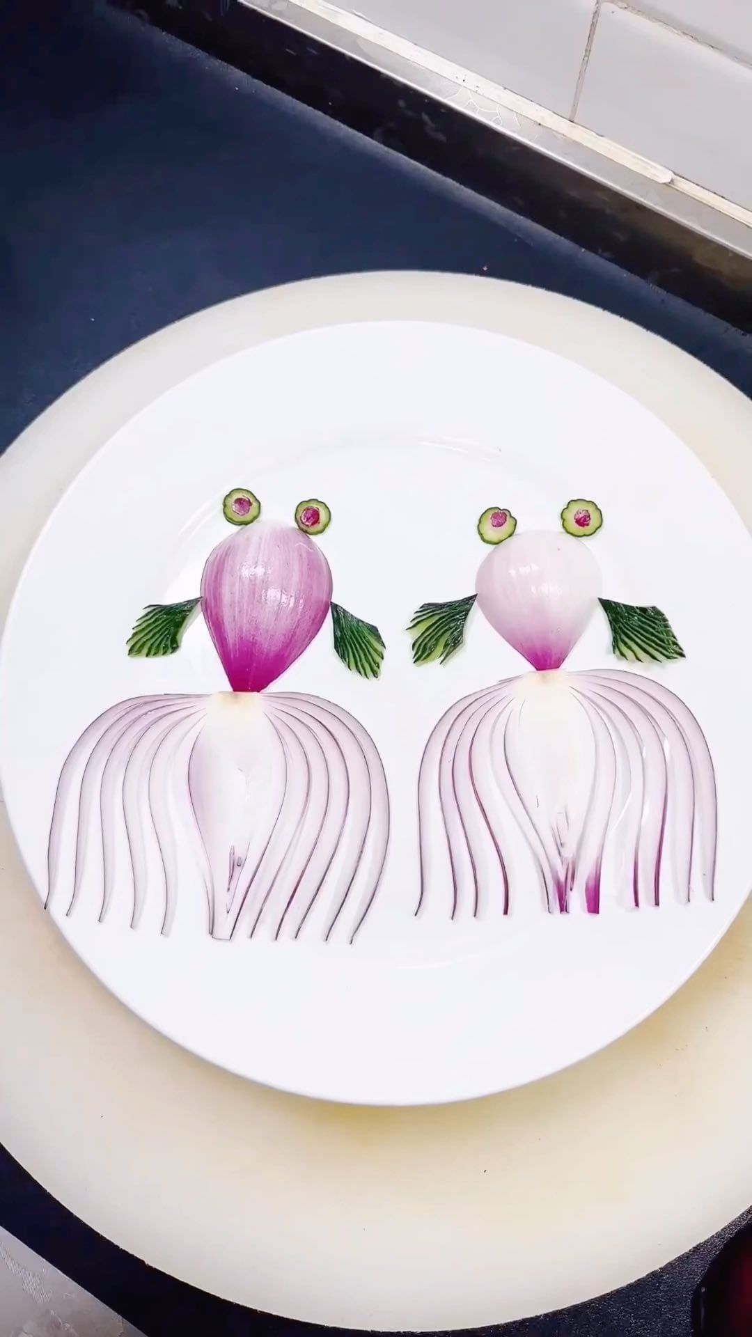 تزیین پیاز کنار غذا