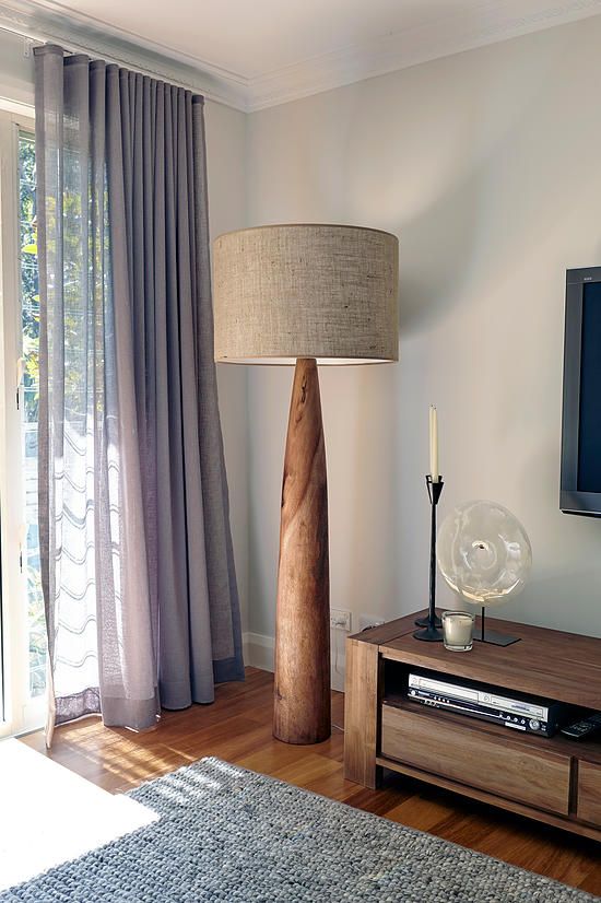 آباژور کنار سالنی