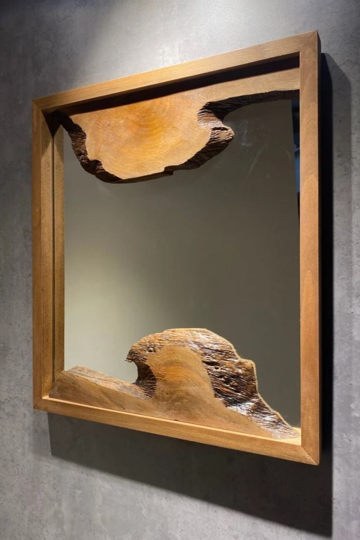 آینه تزئینی با تنه چوب درخت