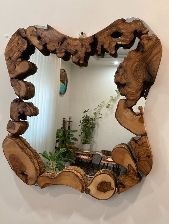 آینه تزئینی با تنه چوب درخت