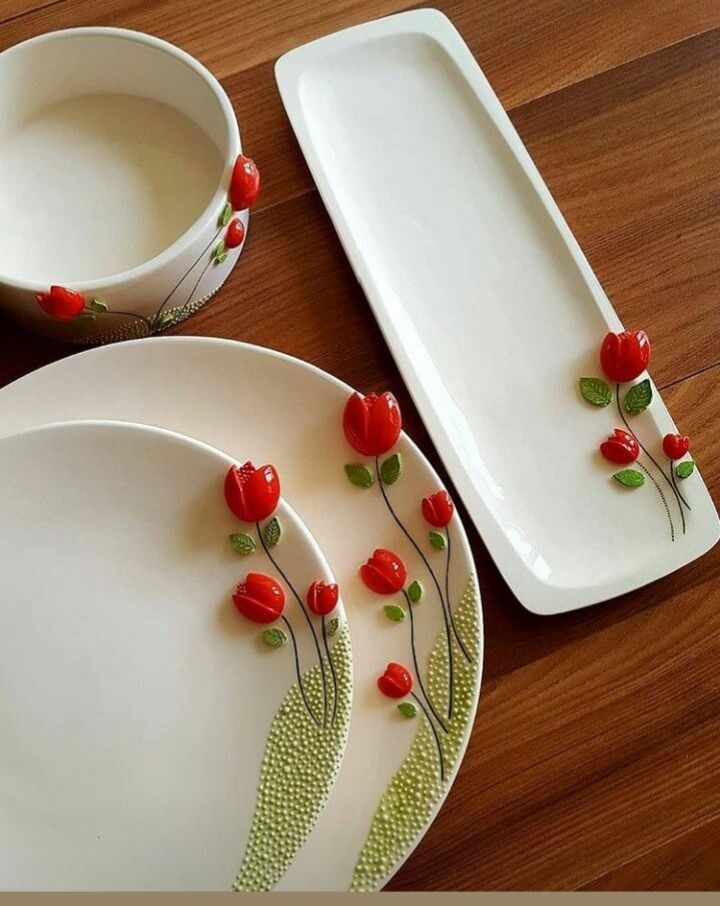 ظروف گل قرمز