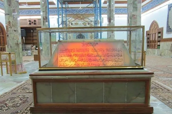 مقبره خواجه نصیرالدین طوسی