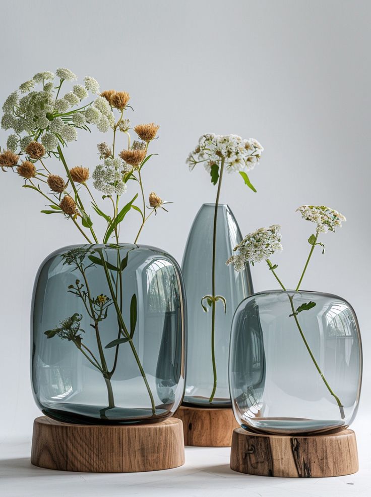 گلدان شیشه‌ای مینیمال