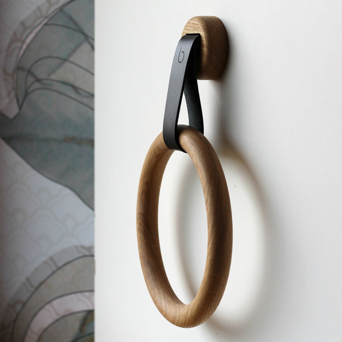 آویز حوله سرویس بهداشتی