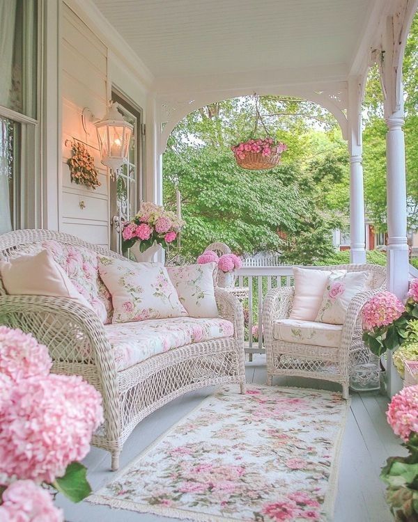 بالکن صورتی