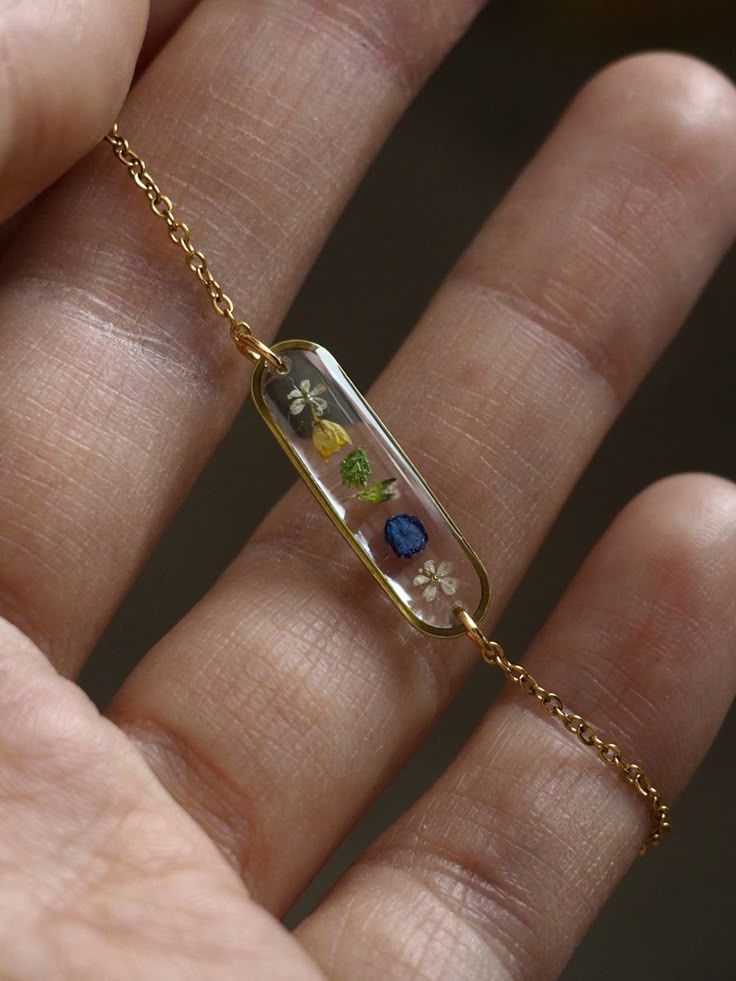 دستبند رزینی گل خشک