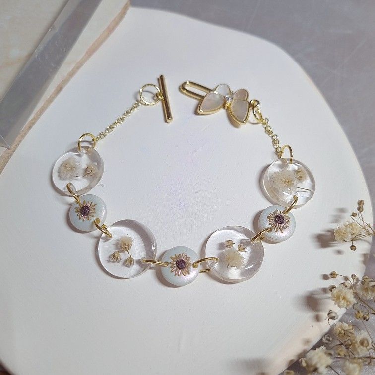 دستبند رزینی گل خشک