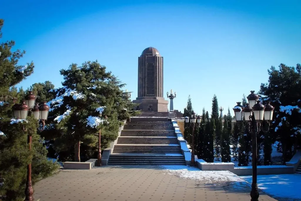 مقبره حکیم نظامی گنجوی 