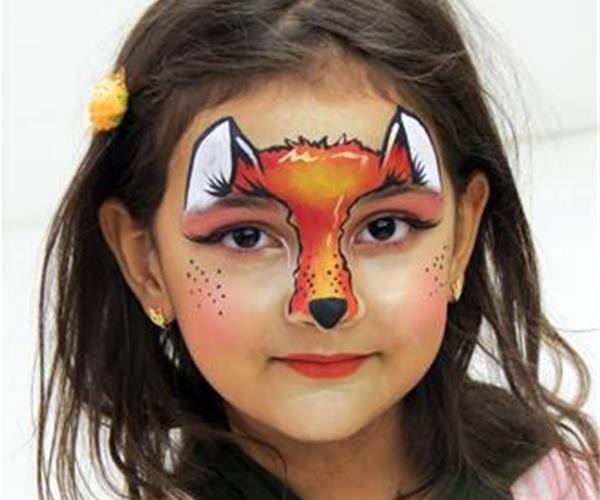 نقاشی گرافیکی روی صورت کودک