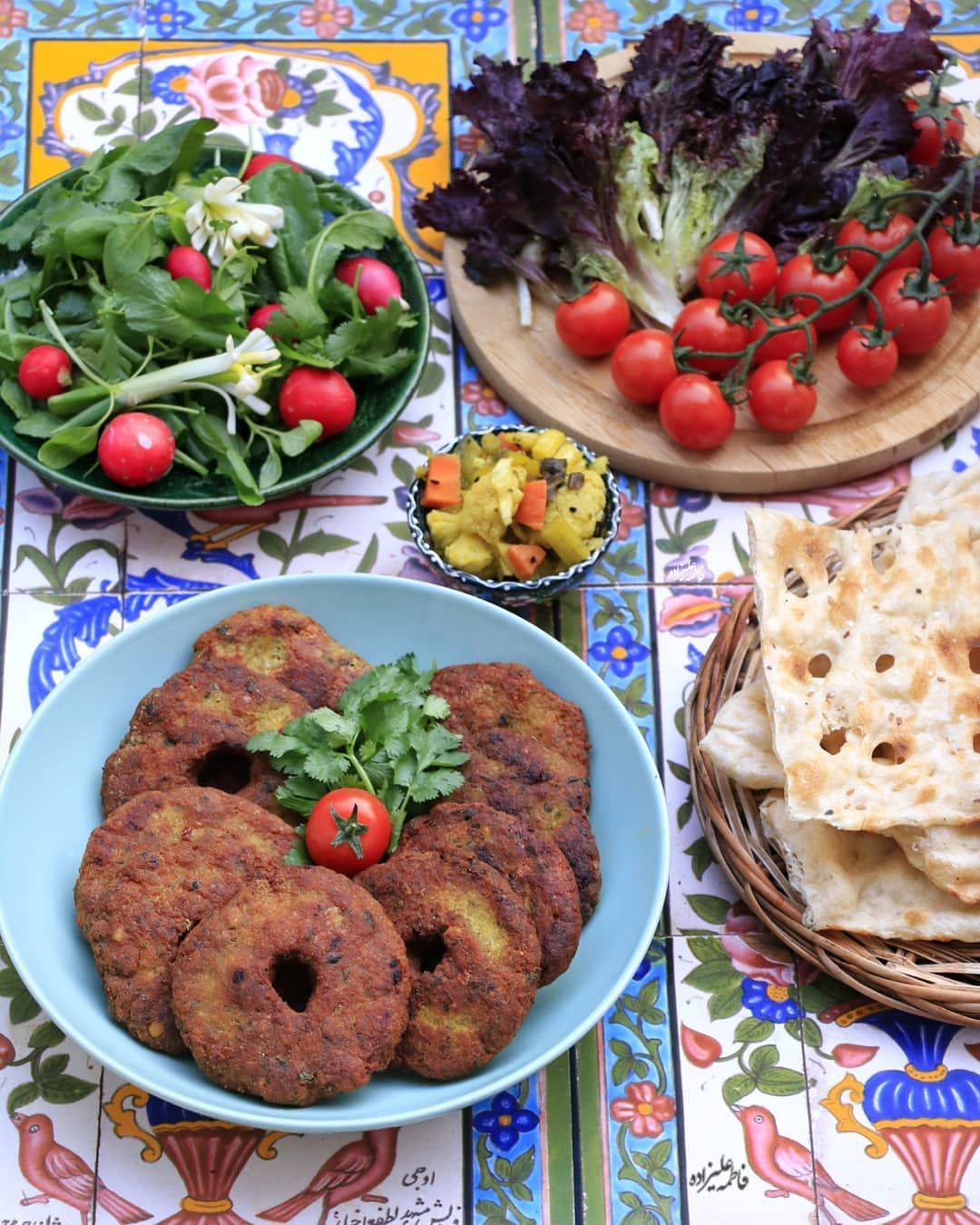 تزیین میز غذا ایرانی
