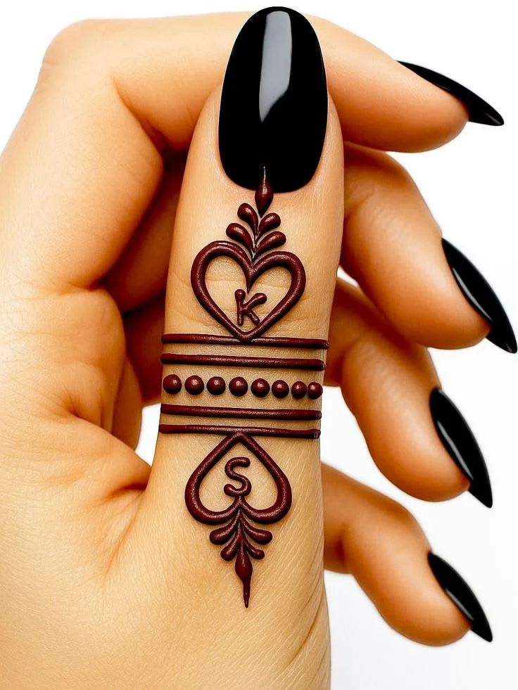 طراحی حنا روی دست ساده