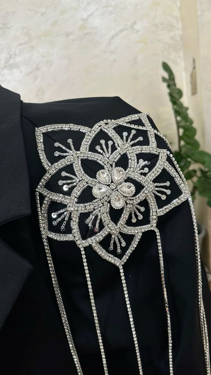 جواهر دوزی روی کت مجلسی