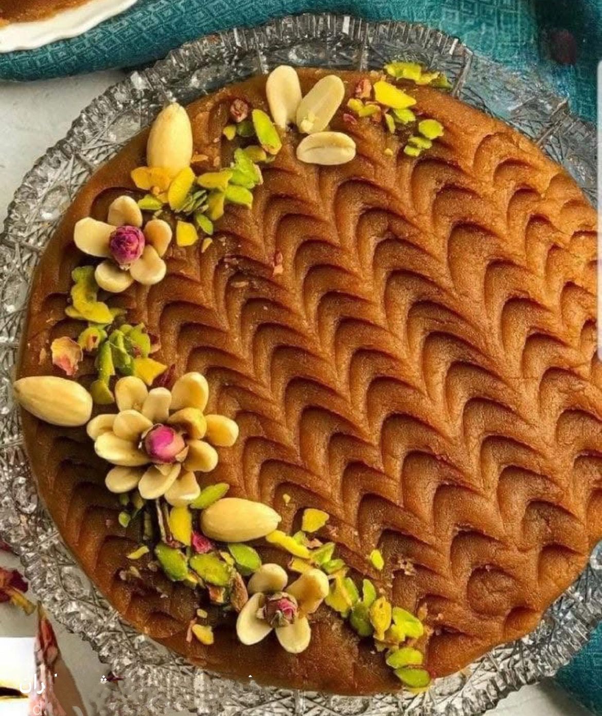 تزیین حلوا با چنگال و قاشق