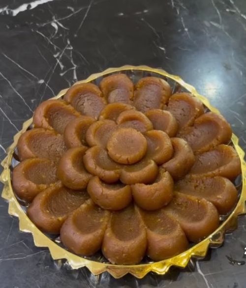 تزیین حلوا با چنگال و قاشق