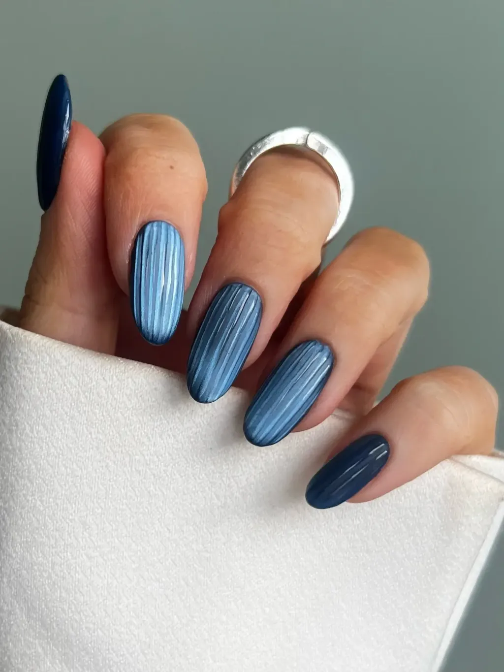 لاک چشم گربه ای آبی دخترانه