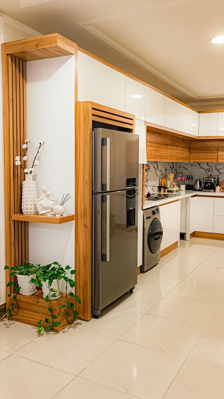 فضای کابینت بندی کنار یخچال