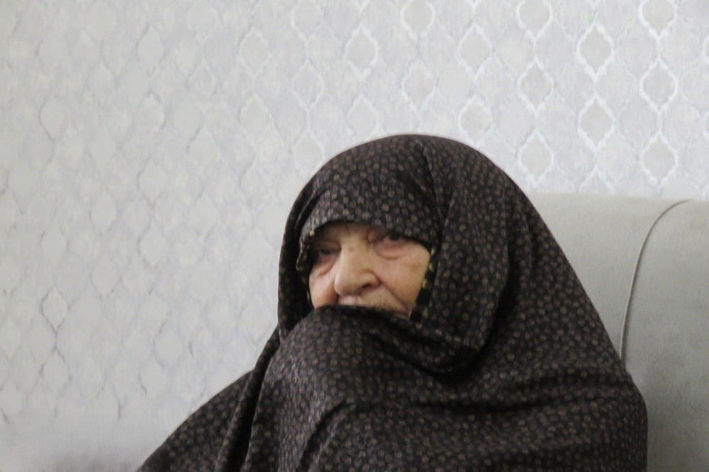 عکس مادر شهید کاوه
