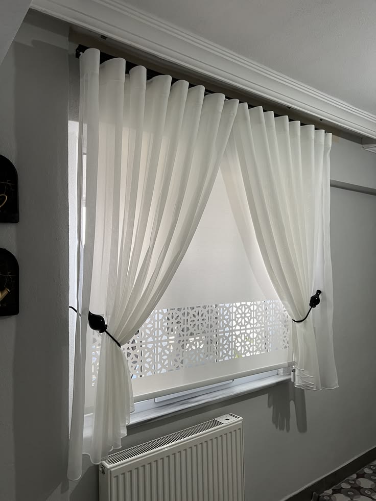 پرده اتاق خواب کوتاه