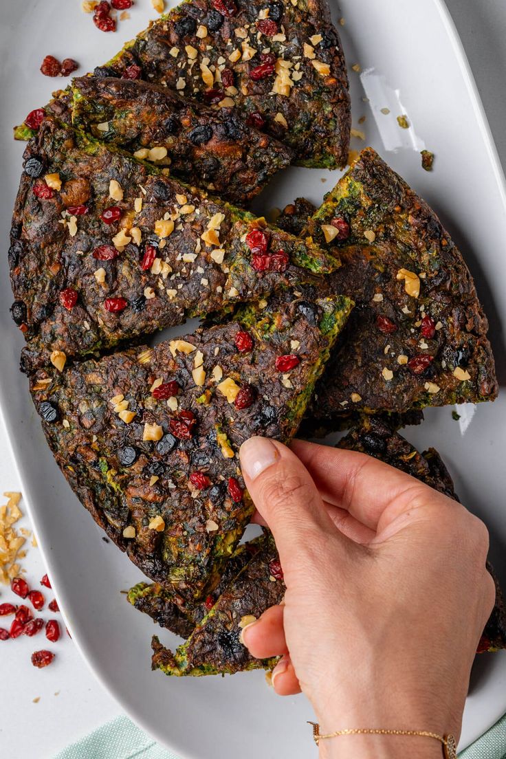 تزئین کوکو سبزی مجلسی