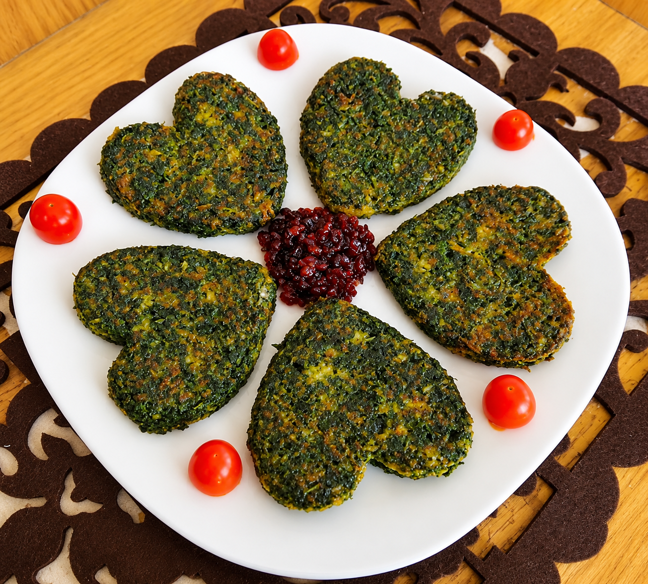 تزئین کوکو سبزی مجلسی