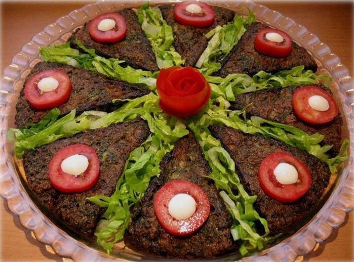 تزئین کوکو سبزی مجلسی