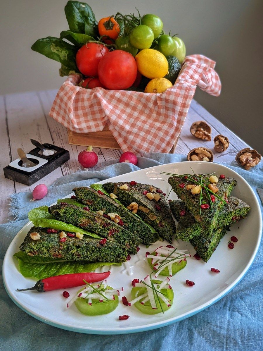 تزئین کوکو سبزی مجلسی