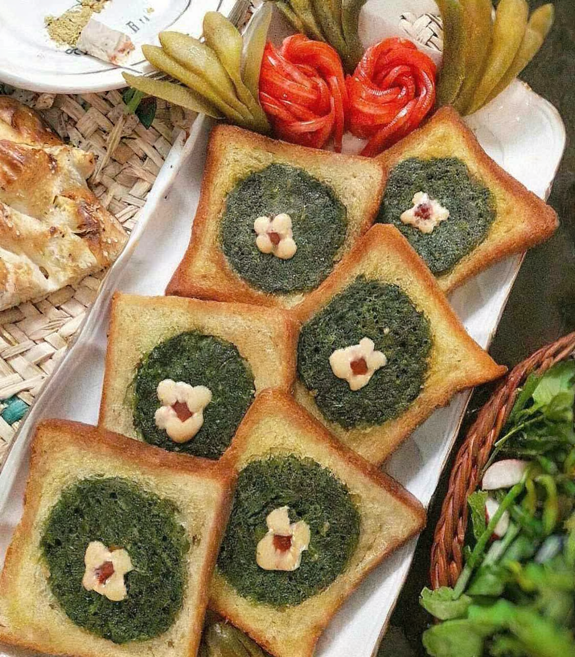 تزئین کوکو سبزی مجلسی