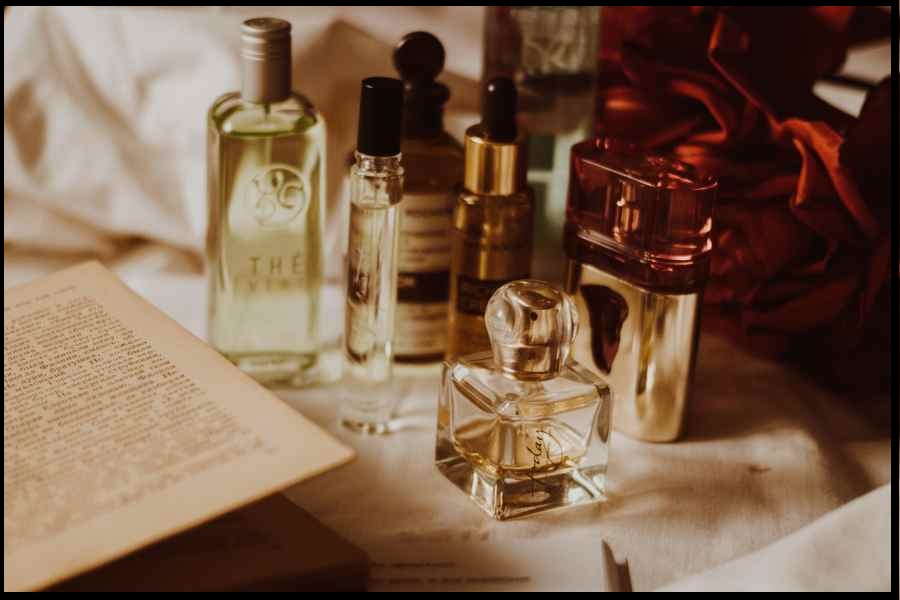 چگونه عطری ماندگار و متناسب با شخصیت خود انتخاب کنیم؟