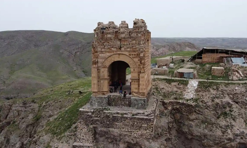 قلعه ضحاک