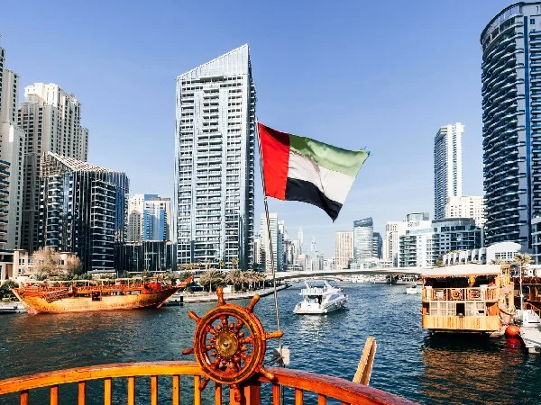 بررسی قیمت ملک در دبی و اسپانیا