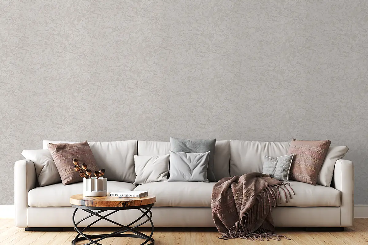 کاغذ دیواری با طرح‌های مینیمال، ساده و ظریف به همراه مبلمان کرم