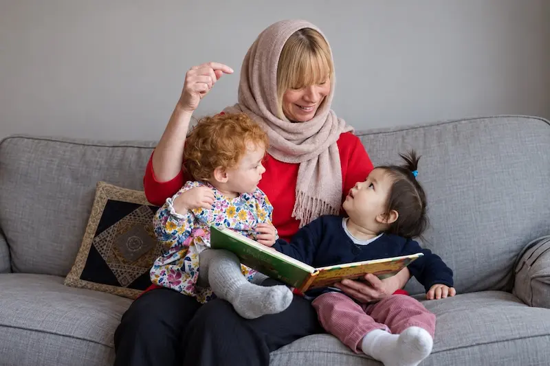 چه زمانی باید پرستار کودک در منزل استخدام کنید؟