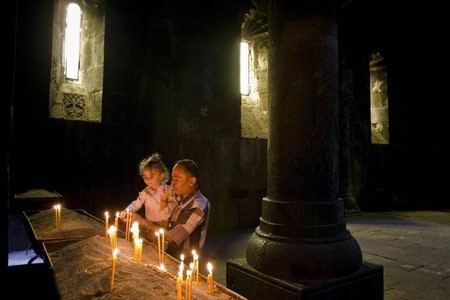 لذت بازدید از معبد گغارد، اولین کلیسای غاری دنیا