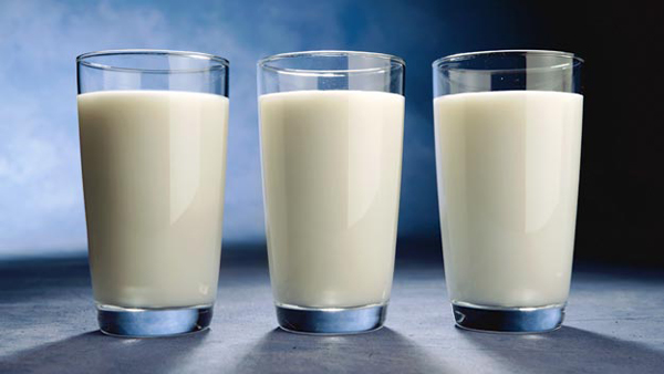چگونه می‌توان شیر اصل را از تقلبی تشخیص داد؟