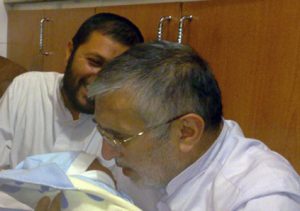 اذان در گوش نوزاد