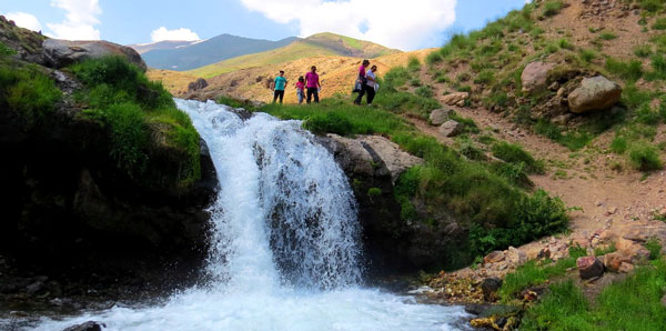 شهر سرعین اردبیل، مرکز آب گرم و اسکی