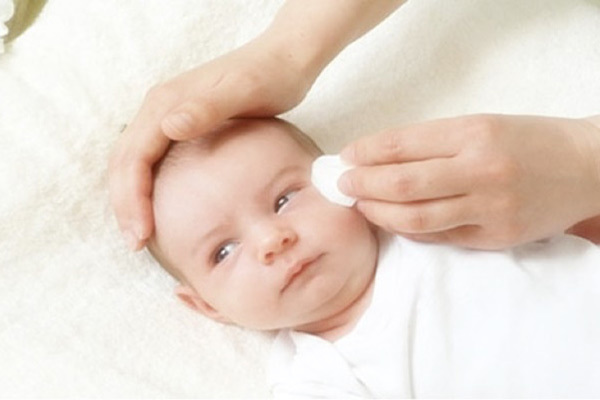 در زمان عفونت چشم نوزادان و کودکان چه کنیم؟