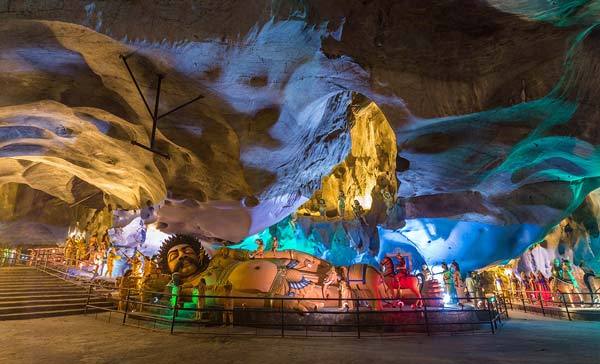 غار میمون های مالزی (غار Batu)