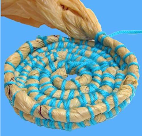 عکس آموزش سبد بافی با پلاستیک و طناب