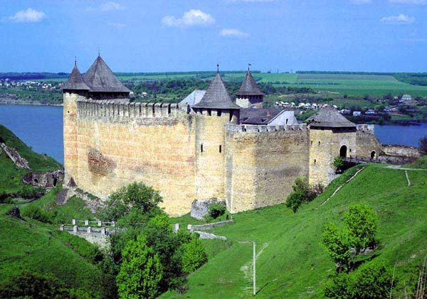 تاریخ خونین قلعه خوتین