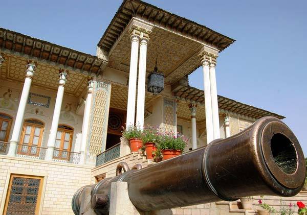 باغ عفیف آباد، موزه نظامی شیراز