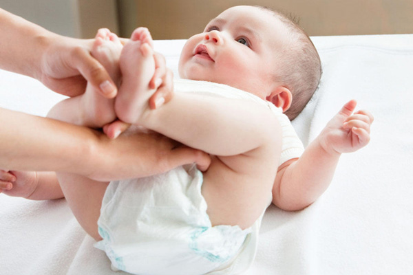 تعویض پوشک نوزاد به صورت صحیح