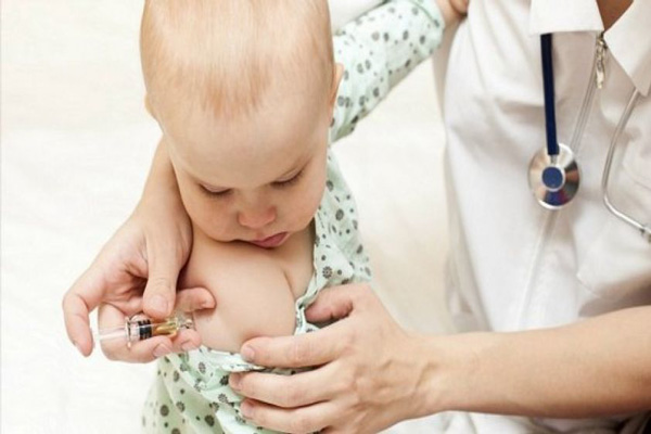 سفت شدن جای واکسن نوزاد