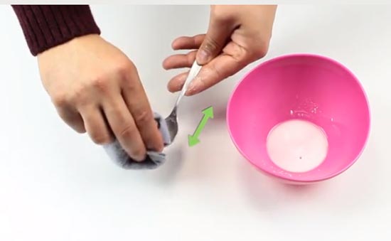 عکس استفاده از جوش شیرین برای تمیز کردن نقره
