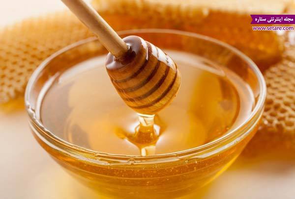 عکس استفاده از عسل مرطوب کردن پوست