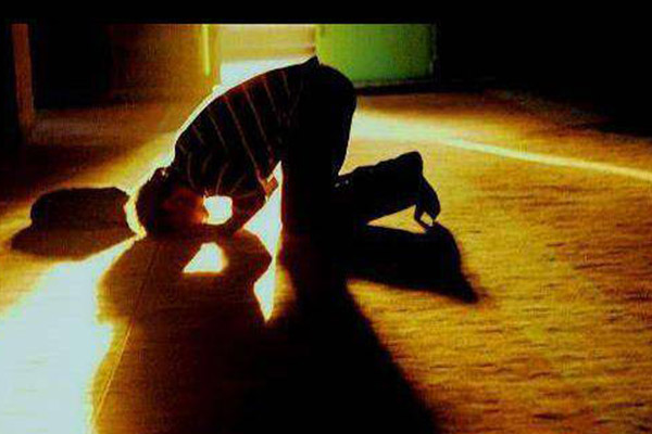  خواندن نماز اول ماه 