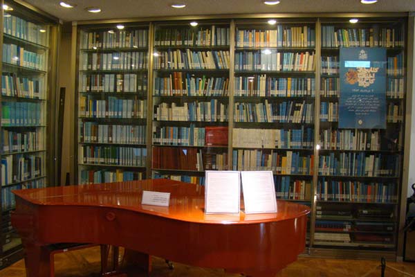 کتابخانه عمومی نیاوران- کتابخانه اختصاصی کاخ نیاوران- عکس کتابخانه اختصاصی فرح پهلوی